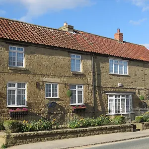 https://the-old-forge-allerston.yorkshirehotels.net