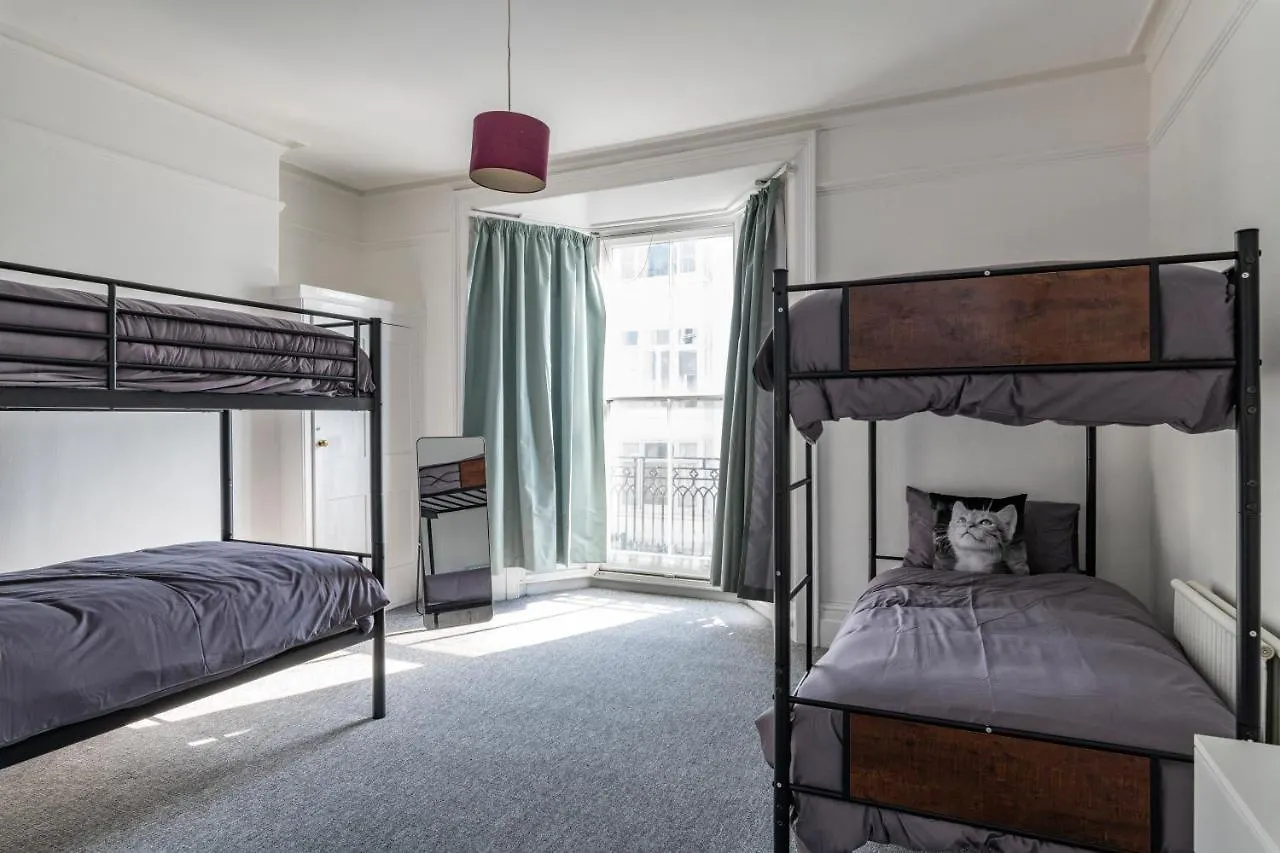 Guest house Quality Stay Rooms Brighton